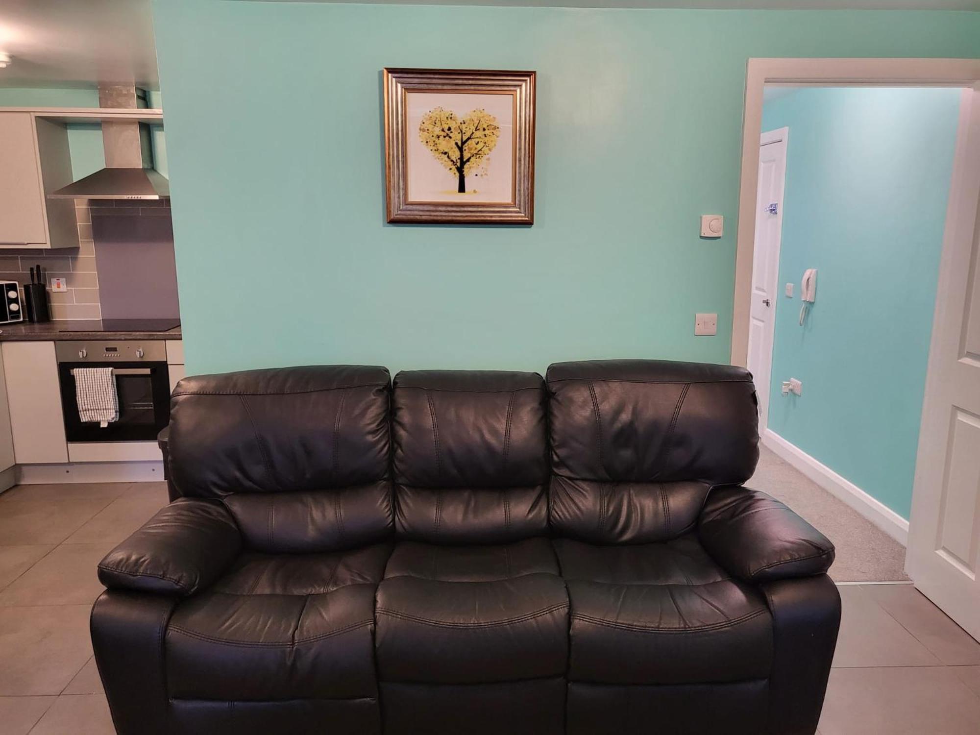 Lovely 2- Bedroom Apartment In Belfast Exterior foto