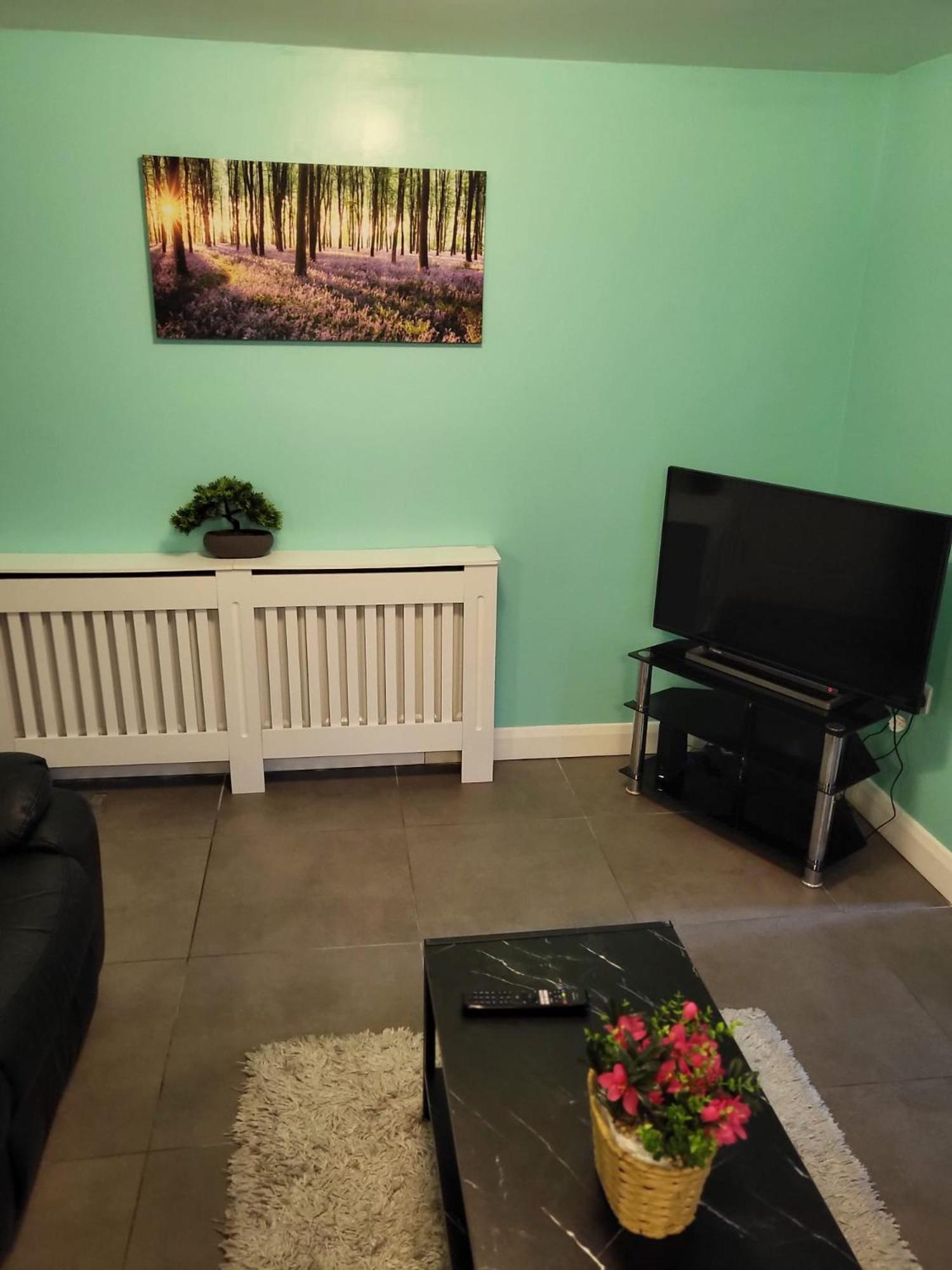 Lovely 2- Bedroom Apartment In Belfast Exterior foto